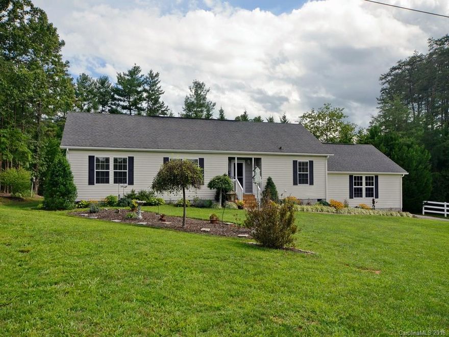 Well maintained home on beautifully landscaped level lot. Spacious master suite with garden tub . Open floor plan, split bedrooms for privacy, large eat-in kitchen with many cabinets.Wood burning fireplace,over sized 2 car garage,private deck for dining. Waiting for your inspection, call for your private tour.