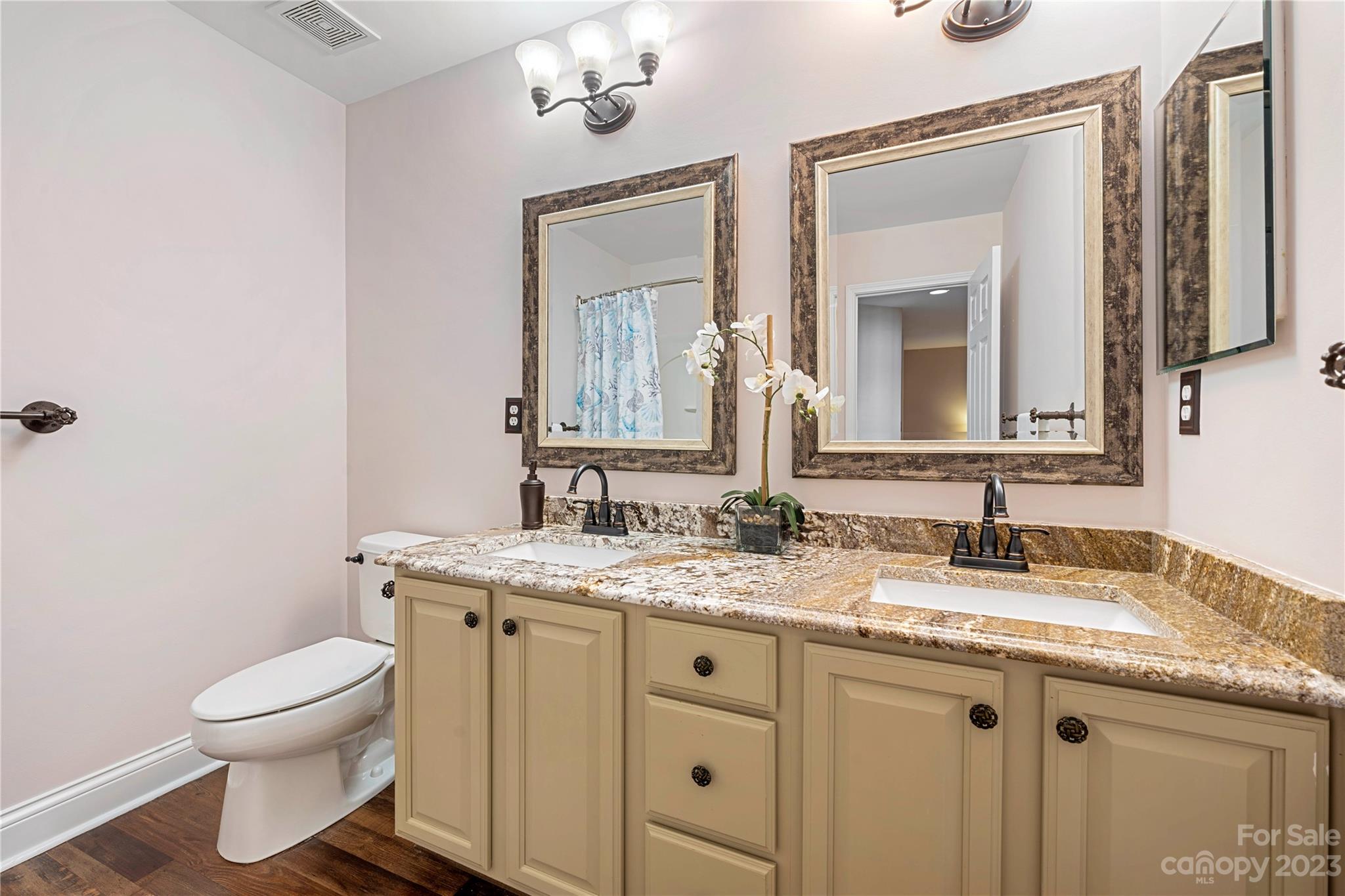 Chadwyck At Regent Park - Residential