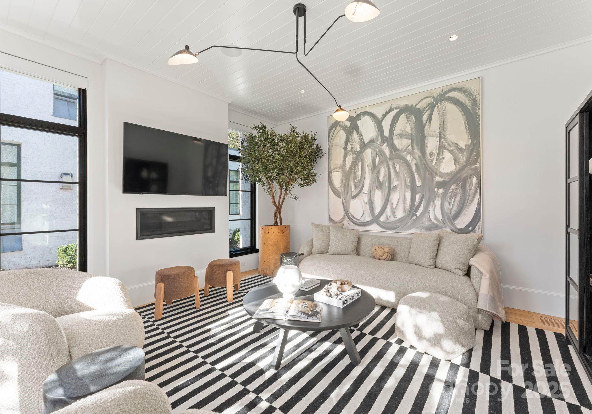 Kenwood Sharon Lane - Residential