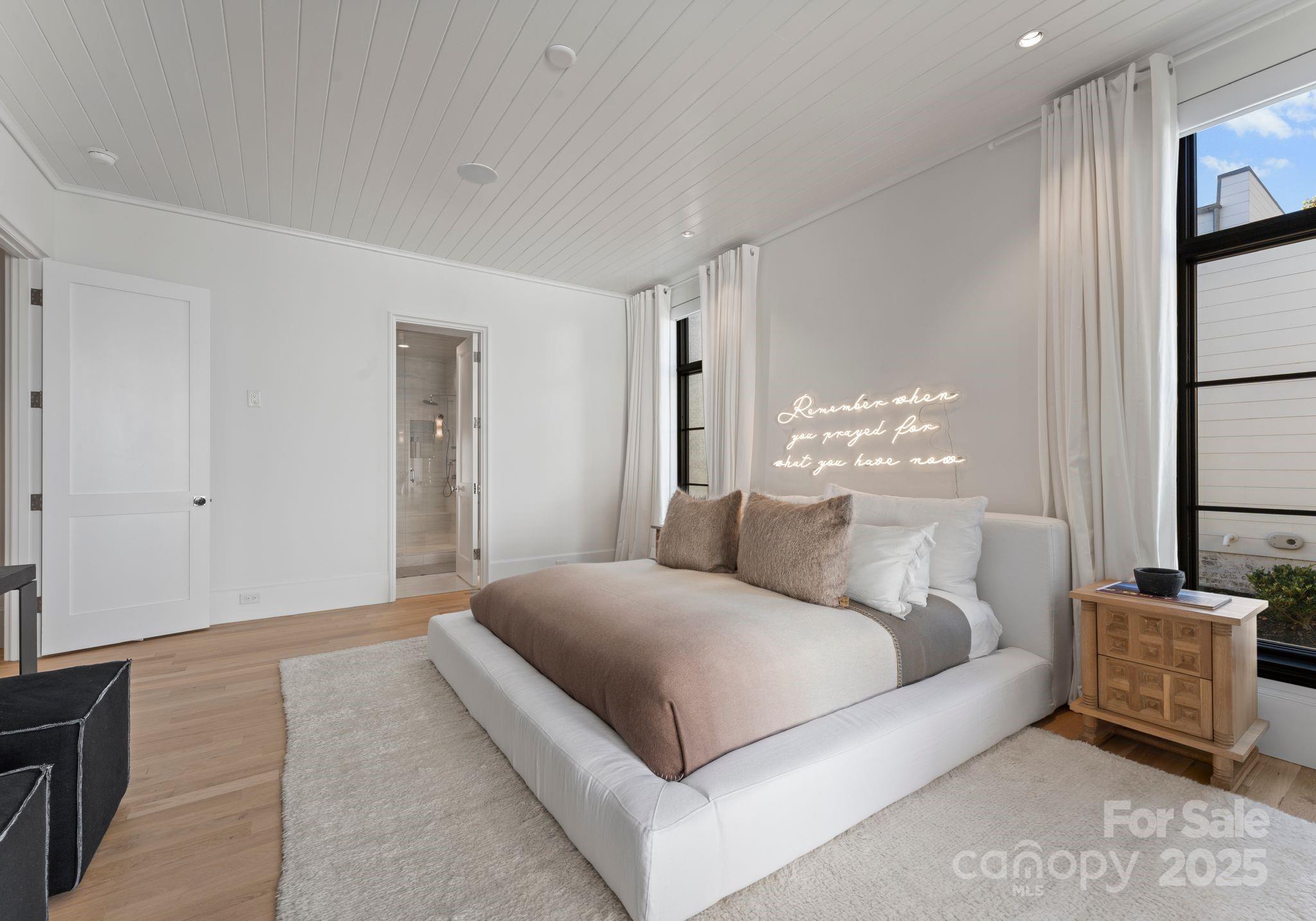 Kenwood Sharon Lane - Residential