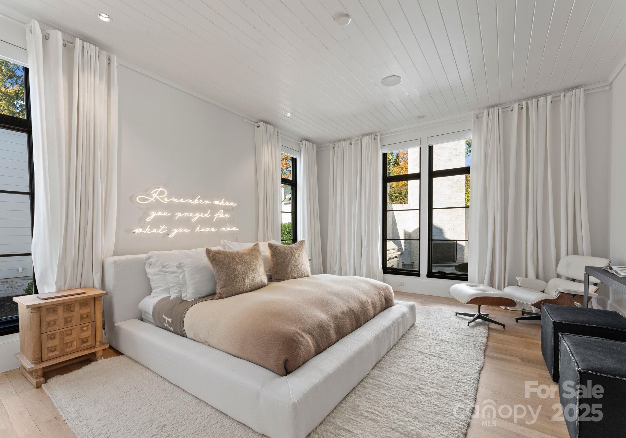 Kenwood Sharon Lane - Residential