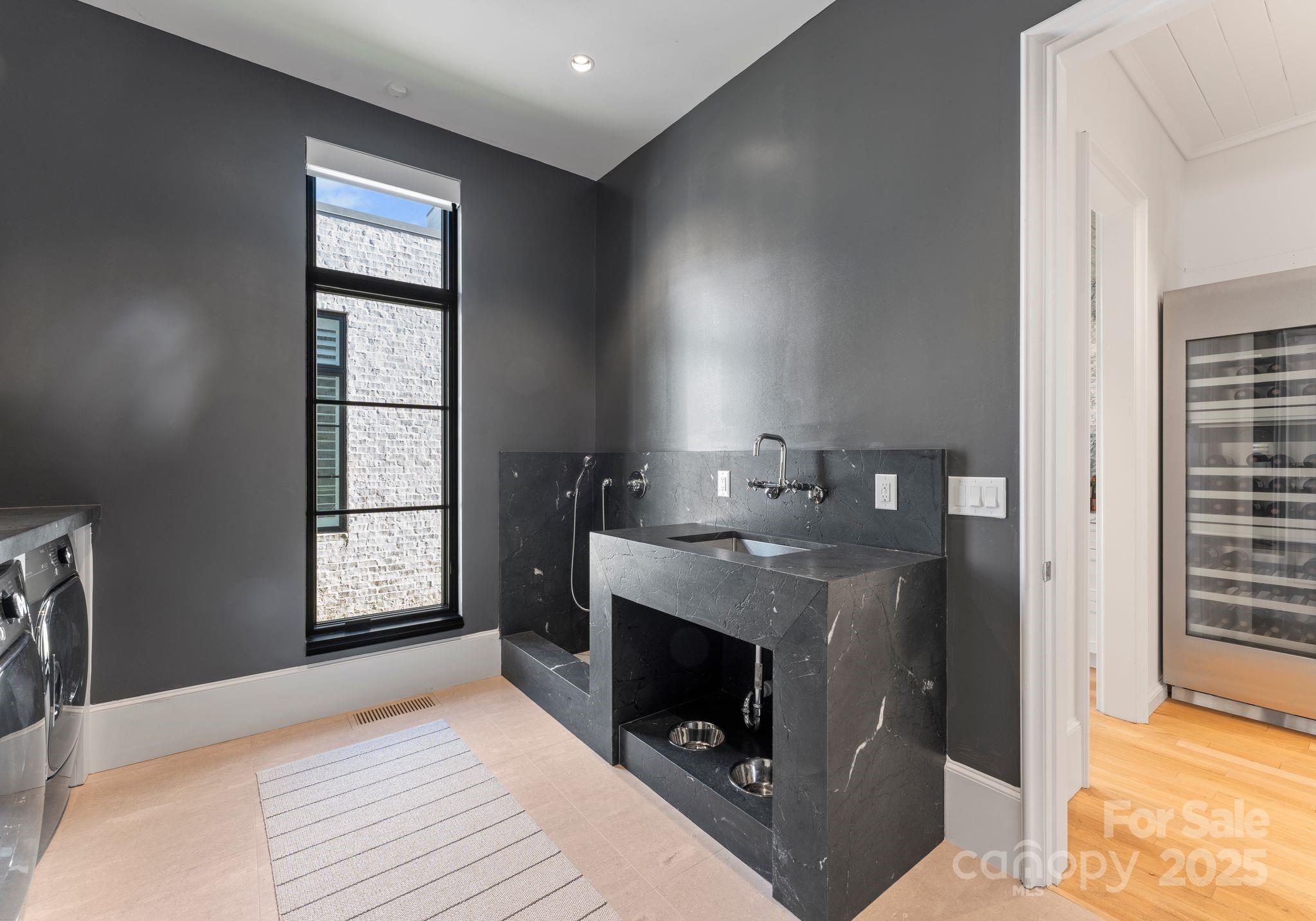 Kenwood Sharon Lane - Residential