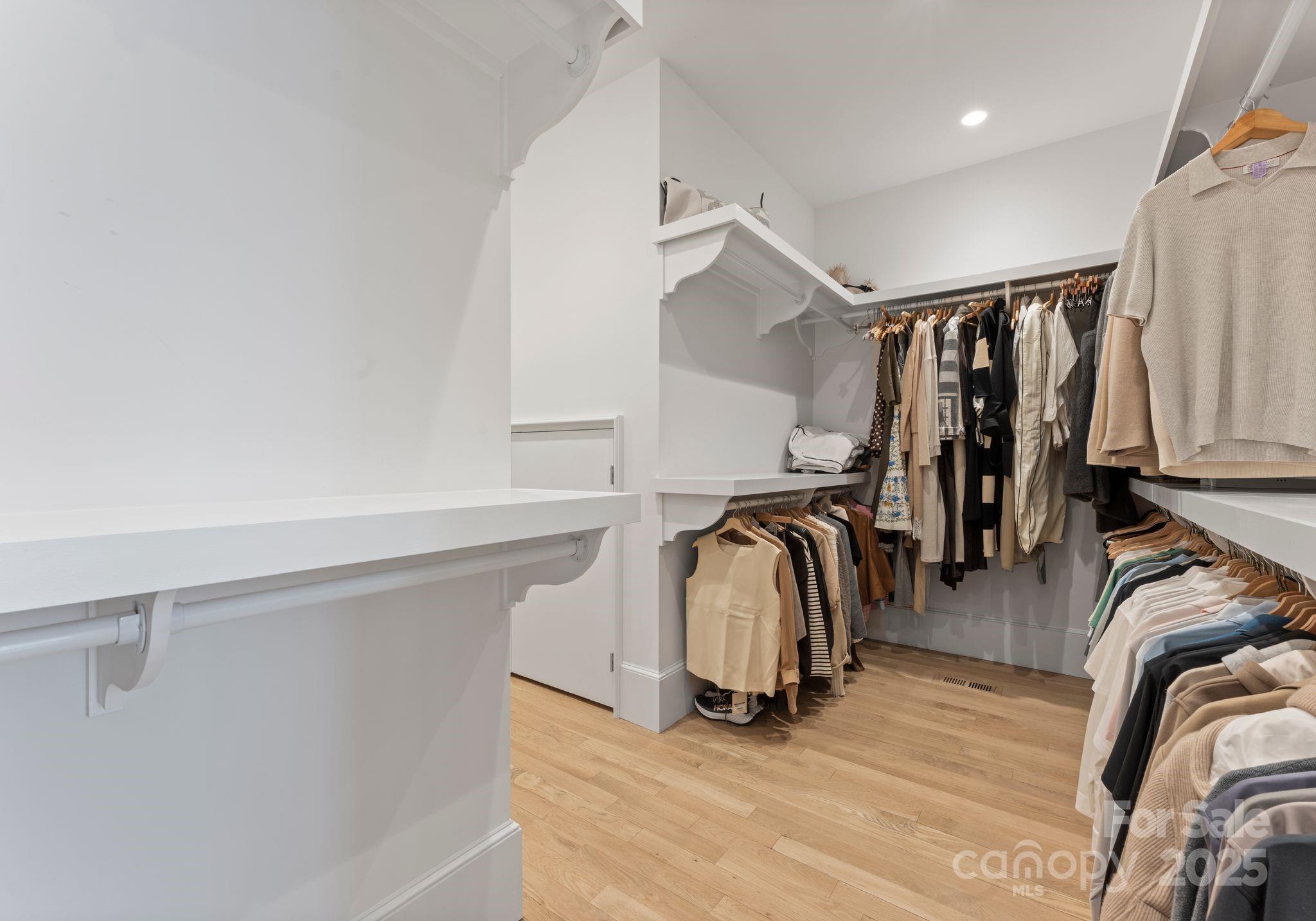 Kenwood Sharon Lane - Residential