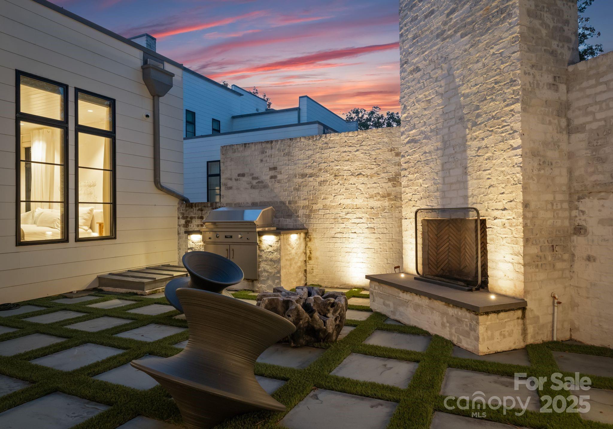 Kenwood Sharon Lane - Residential