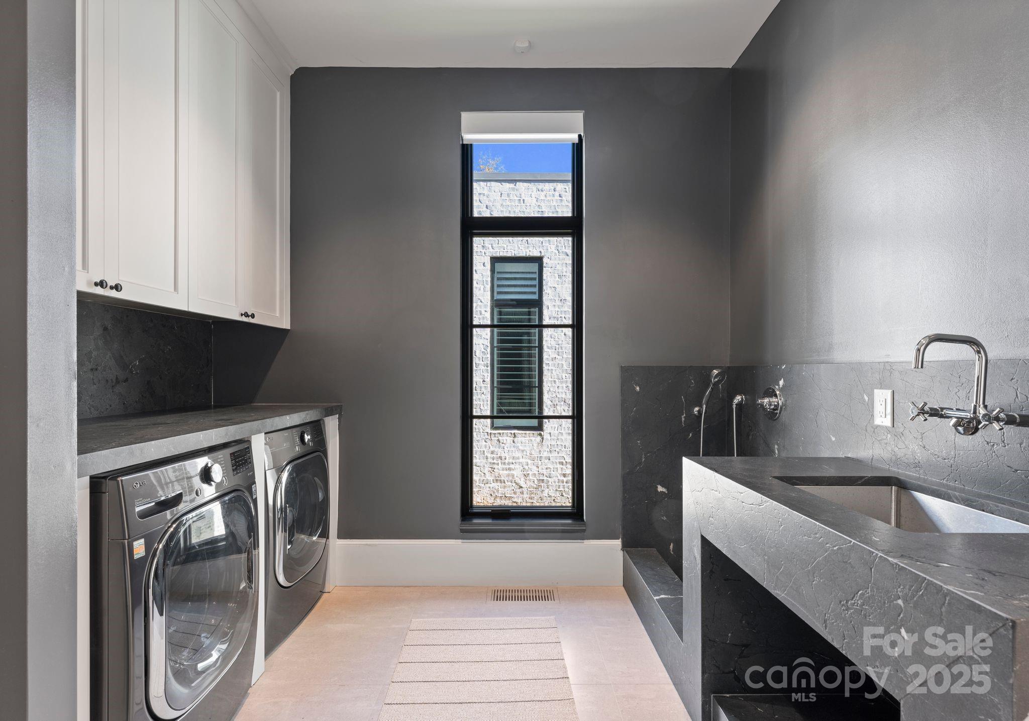 Kenwood Sharon Lane - Residential