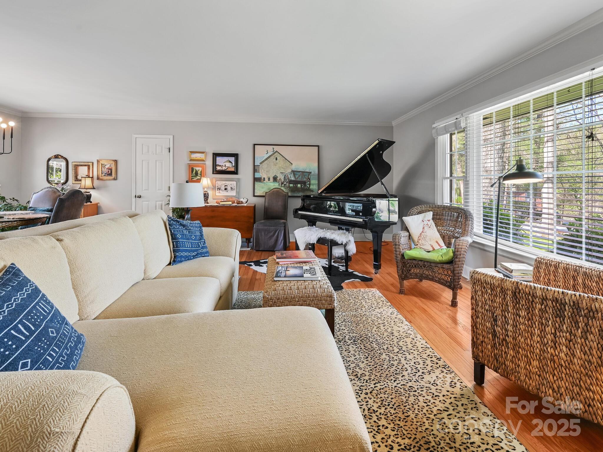 Hendersonville, North Carolina 28791, United States, 3 Bedrooms Bedrooms, ,2 BathroomsBathrooms,Residential,Under Contract,107415