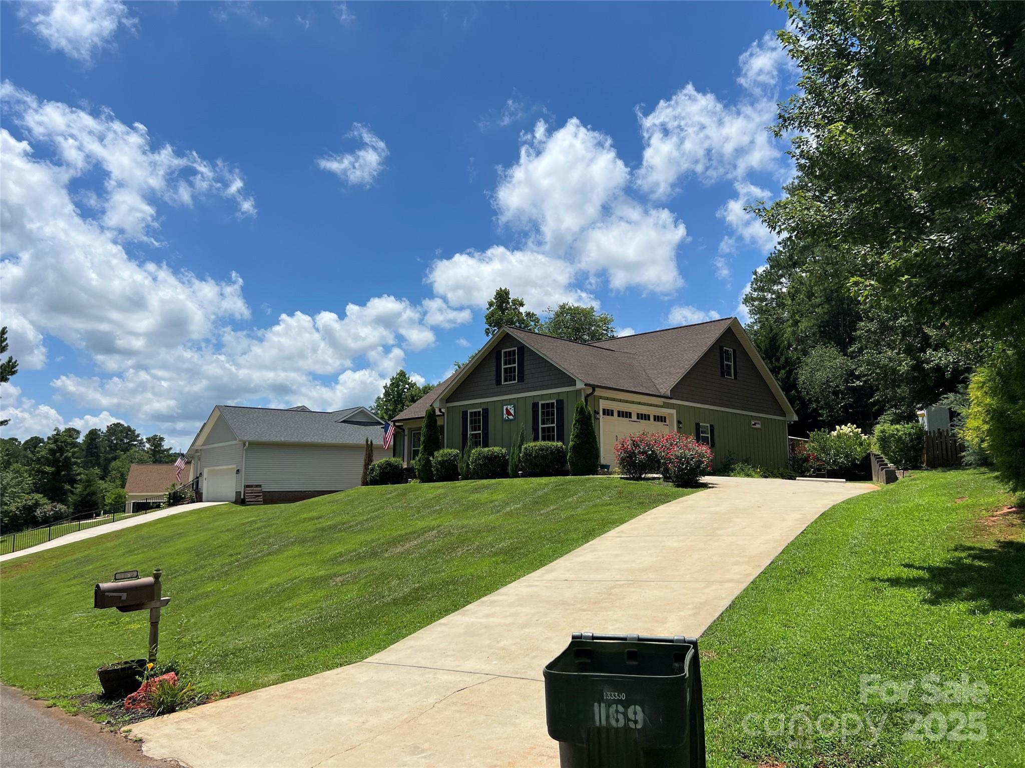 1166 Kensington Circle