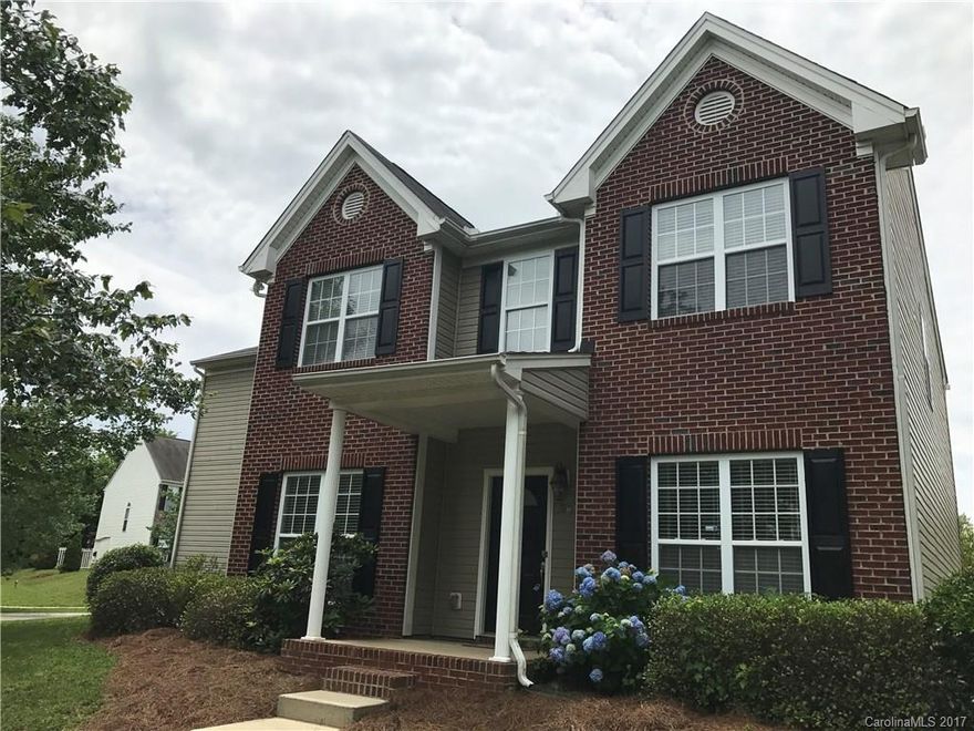 FULLY RENOVATED IN LOVELY HUNTERSVILLE,ATTRACTIVE LARGE CORNER LOT,OPEN FLOOR PLAN W/LOTS OF NATURAL SUNLIGHT,FRESHLY PAINTED FULL INTERIOR,CROWN MOLDINGS,STAIR RAILS,& SCREENED PATIO AREA,NEW LAMINATE WOOD THROUGHOUT MAIN,NEW CARPET,NEW KITCHEN FAUCET,NEW DOWNSTAIRS AC, NEW MICROWAVE,BEAUTIFUL KITCHEN W/GRANITE COUNTERTOPS & STAINLESS STEEL APPLIANCES,HUGE PANTRY,DUAL ENTRY TO STAIRS,WALK UP TO IMMACULATE LOFT W/CLOSET, COULD CONVERT TO BEDROOM, LARGE BEDROOMS/WALK-IN CLOSETS,SIDE-LOAD GARAGE.