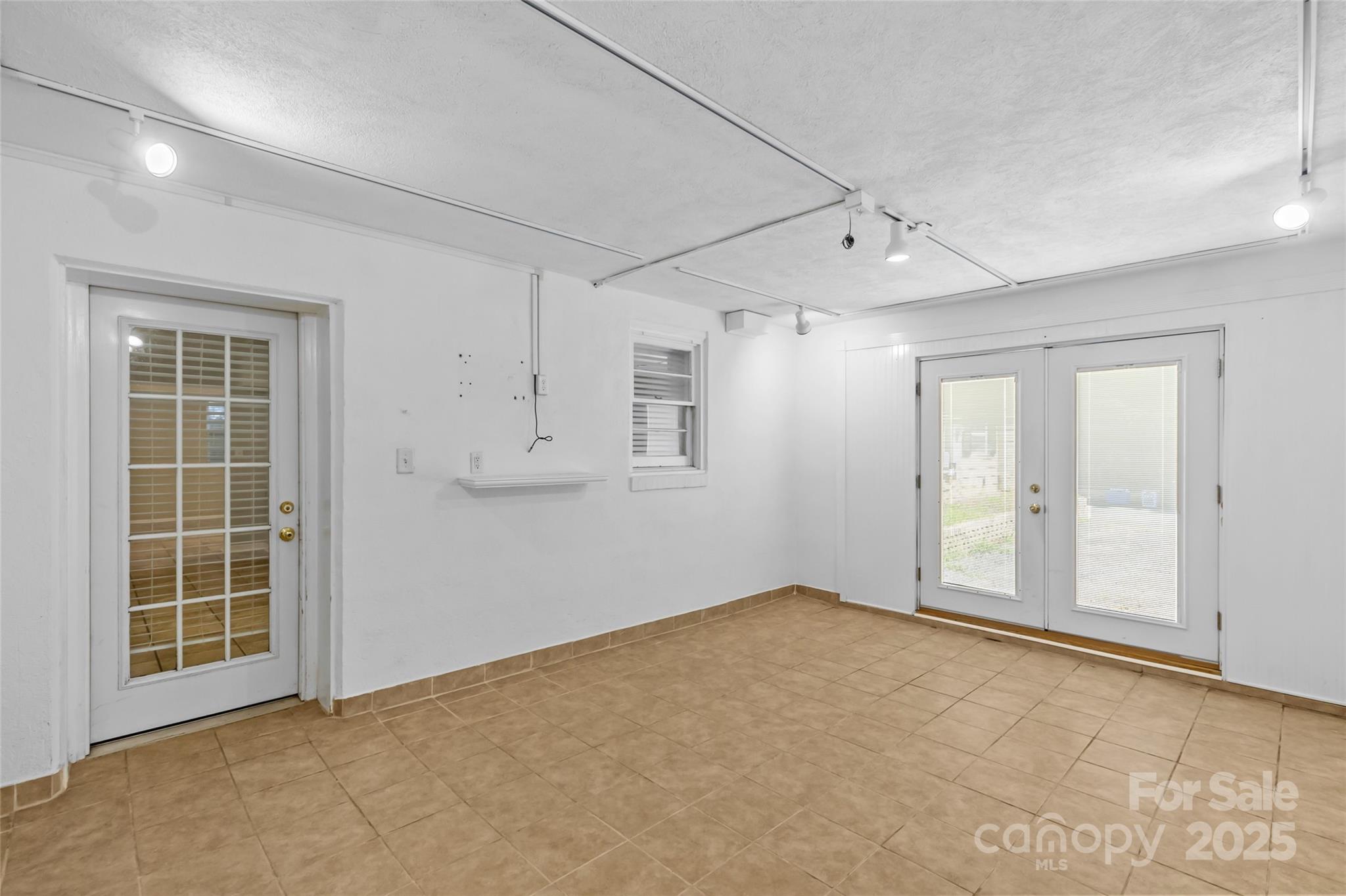 Chantilly - Residential Income