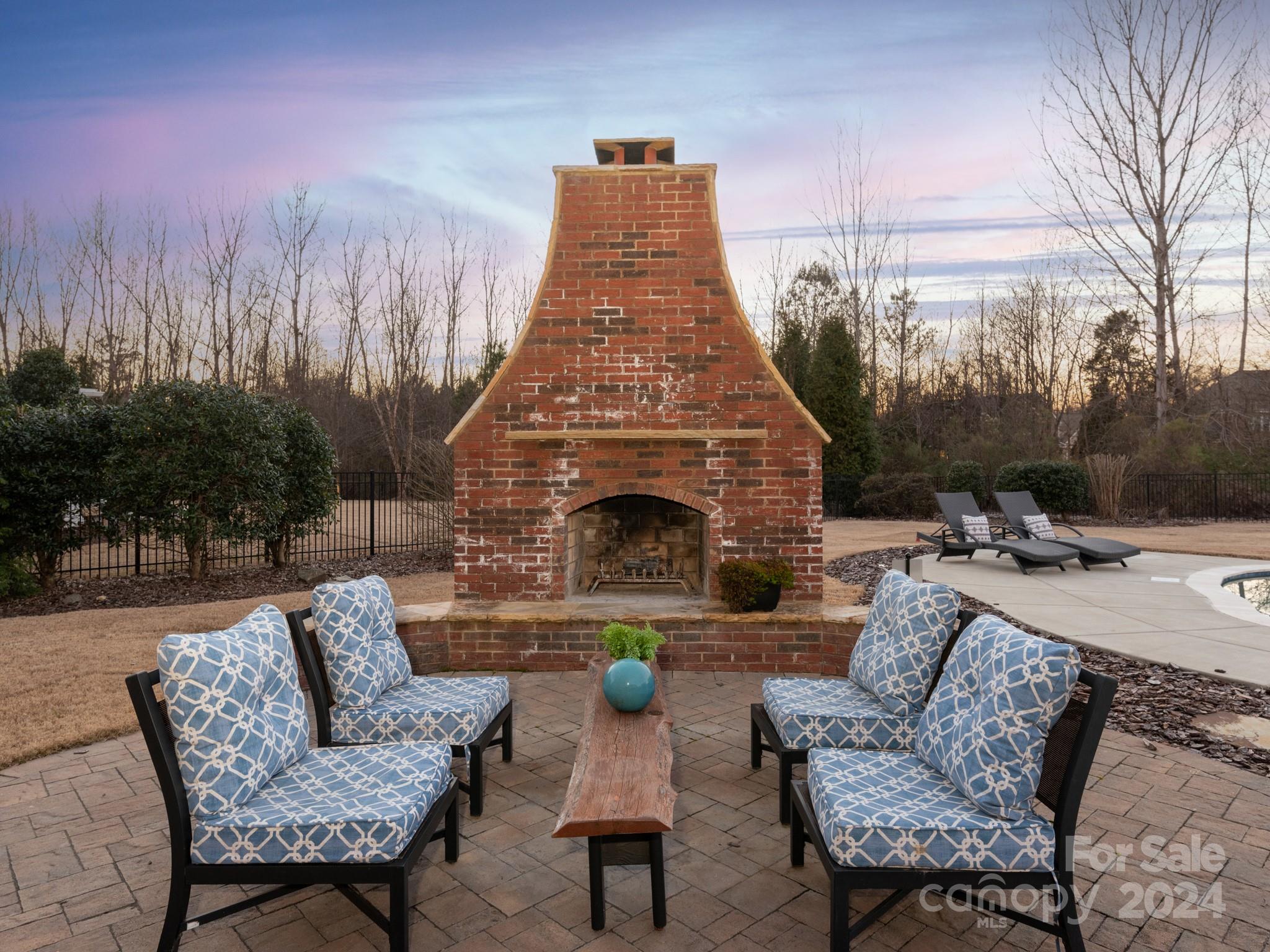 The Chimneys of Marvin - Residential