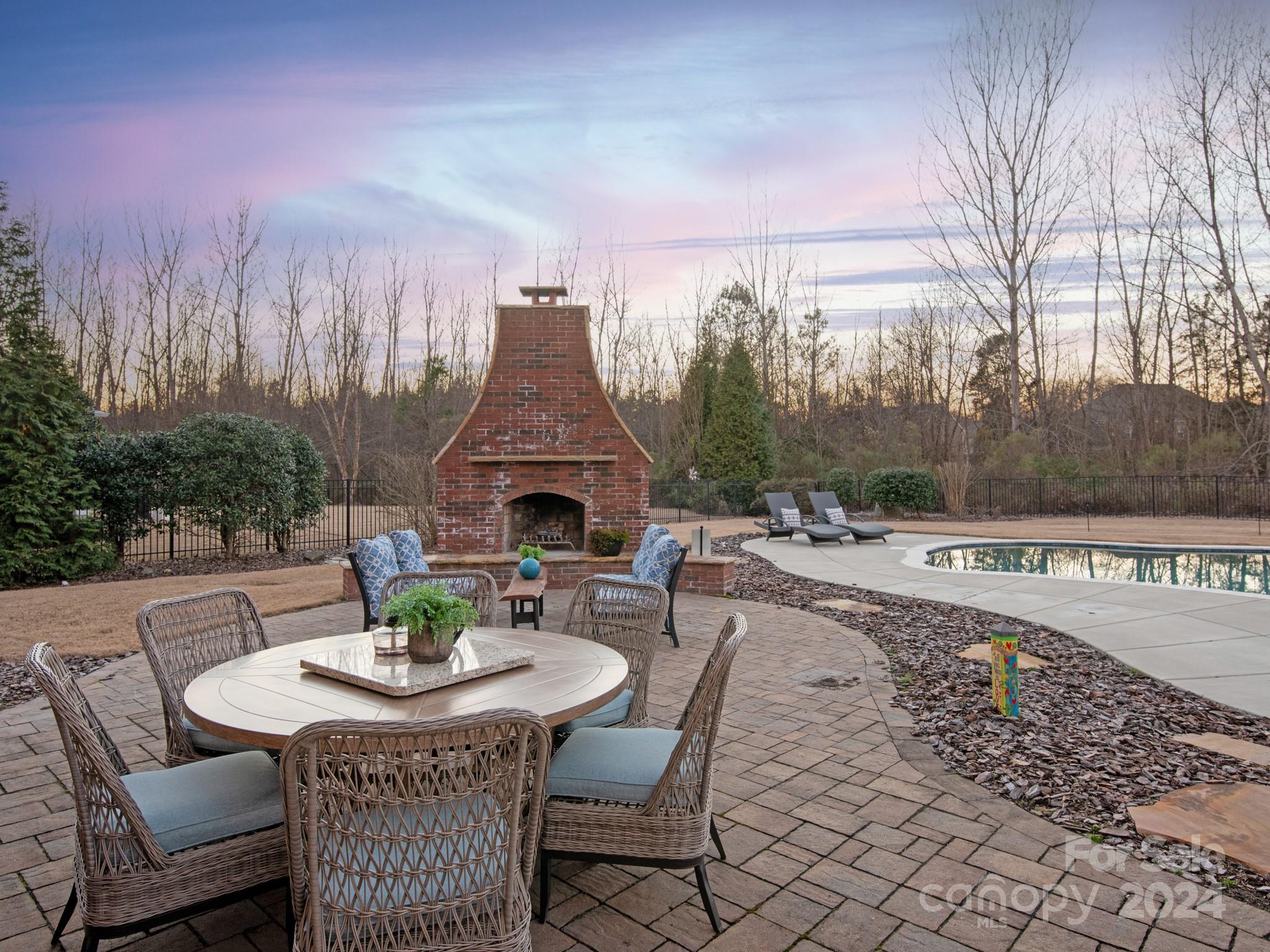 The Chimneys of Marvin - Residential