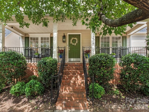 Photo of 15606 Troubadour Lane, Huntersville, NC 28078 (MLS # 4425658)
