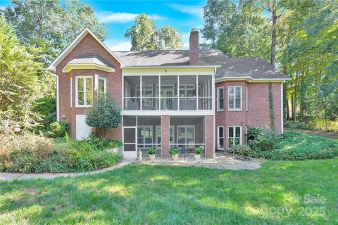 5476 Deer Run Court Davidson NC 28036