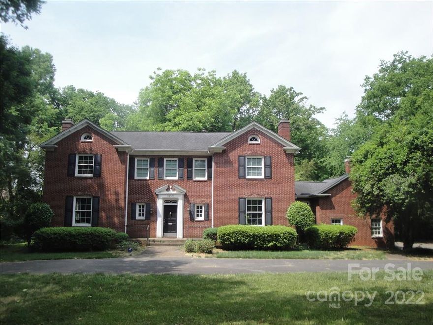 Welcome home buyer, builders and or developers with a vision for the future! This property is available with all the charm of southeast Charlotte. Providence Rd area with an easy commute to uptown Charlotte, Cotswold, Southpark, The Arboretum, Charlotte-Douglas International Airport and more. This property is a 1.94 acre estate in the center on South Charlotte and can be re-developed into townhomes, condominiums, cottage styled homes or more. This property is uniquely located and is awaiting the distinguishing buyer!