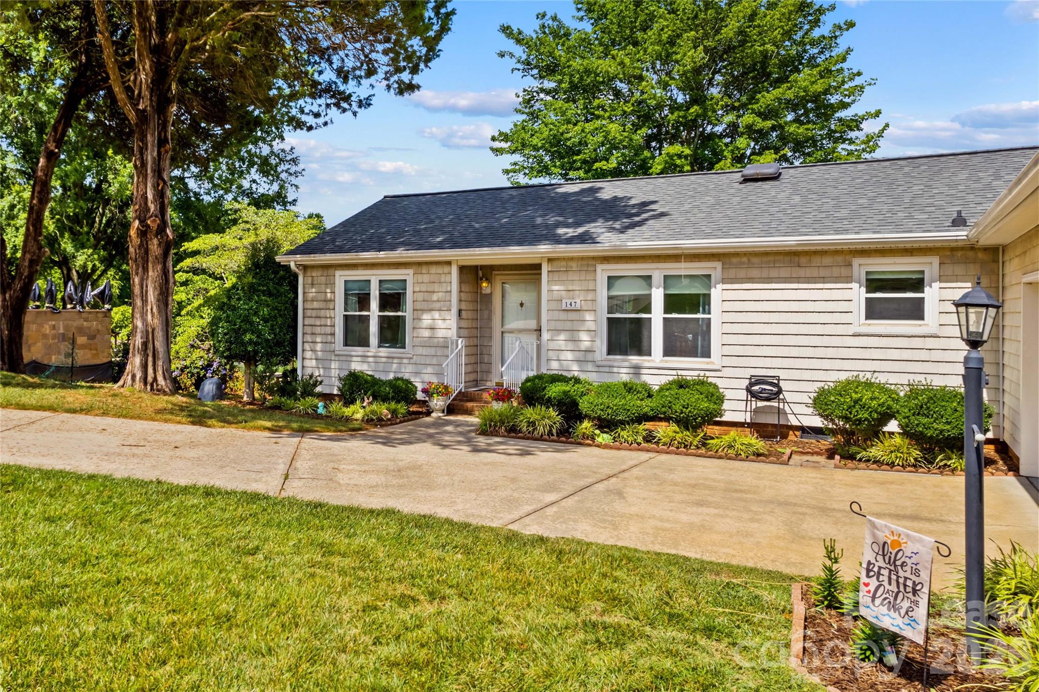 147 Bain Lane