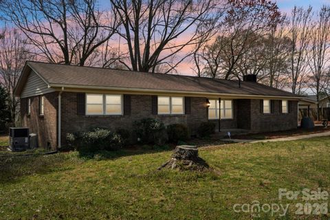 839 Oak Grove Road Kings Mountain NC 28086