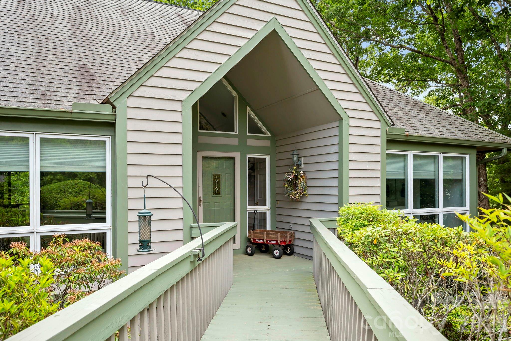 129 FOREST VIEW Drive