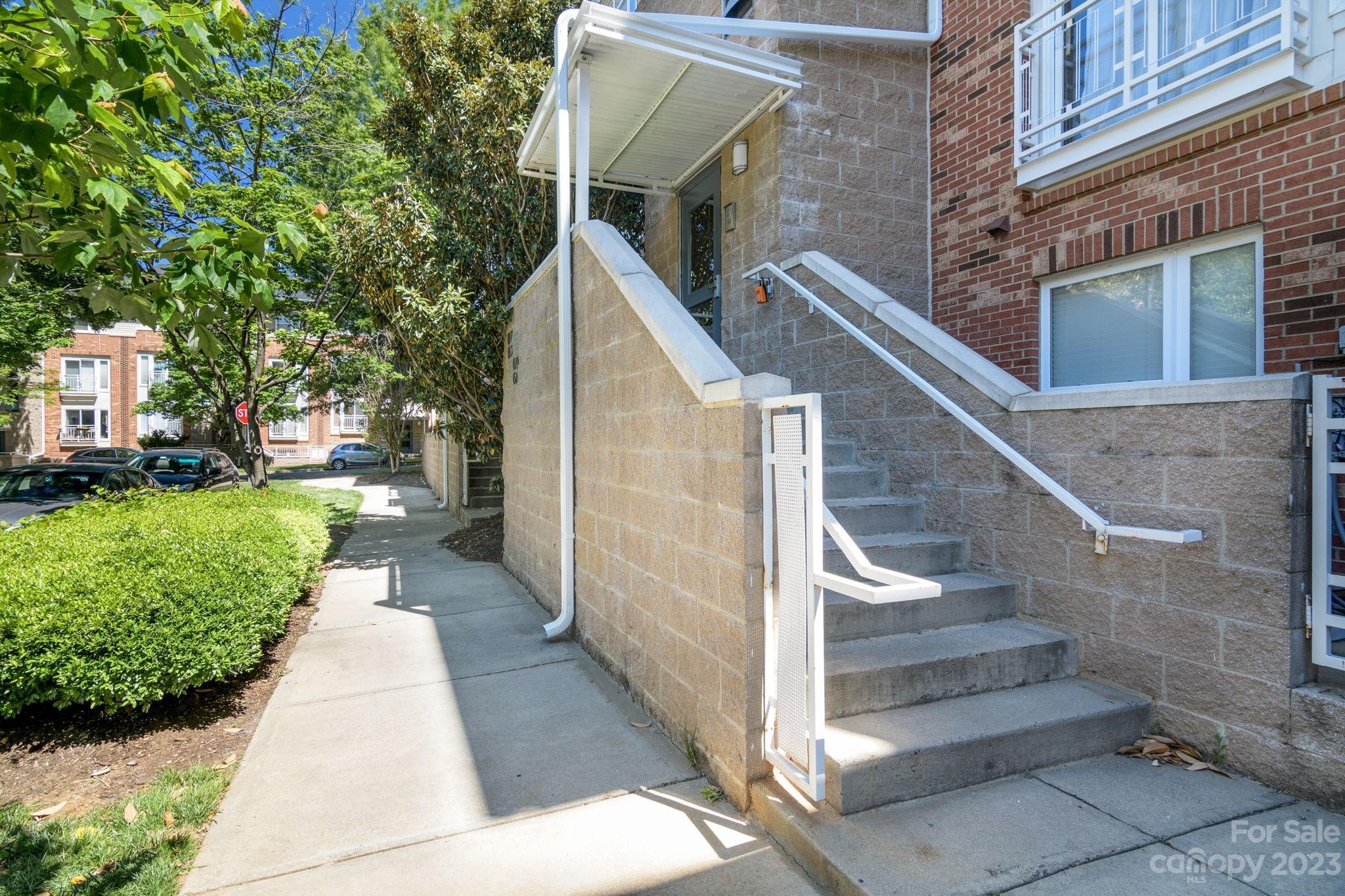 Renaissance Townhome Lofts Condo - Residential