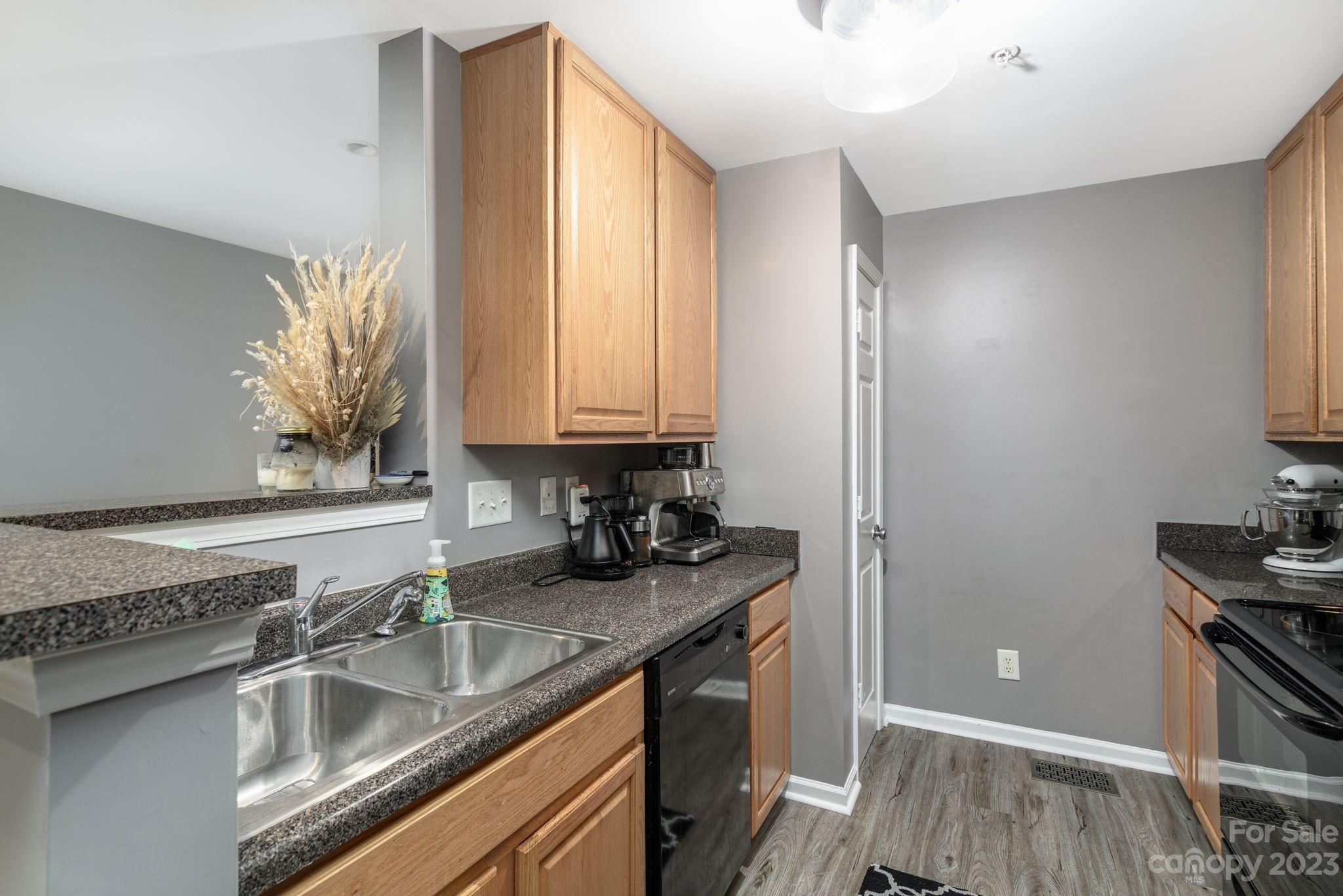 Renaissance Townhome Lofts Condo - Residential