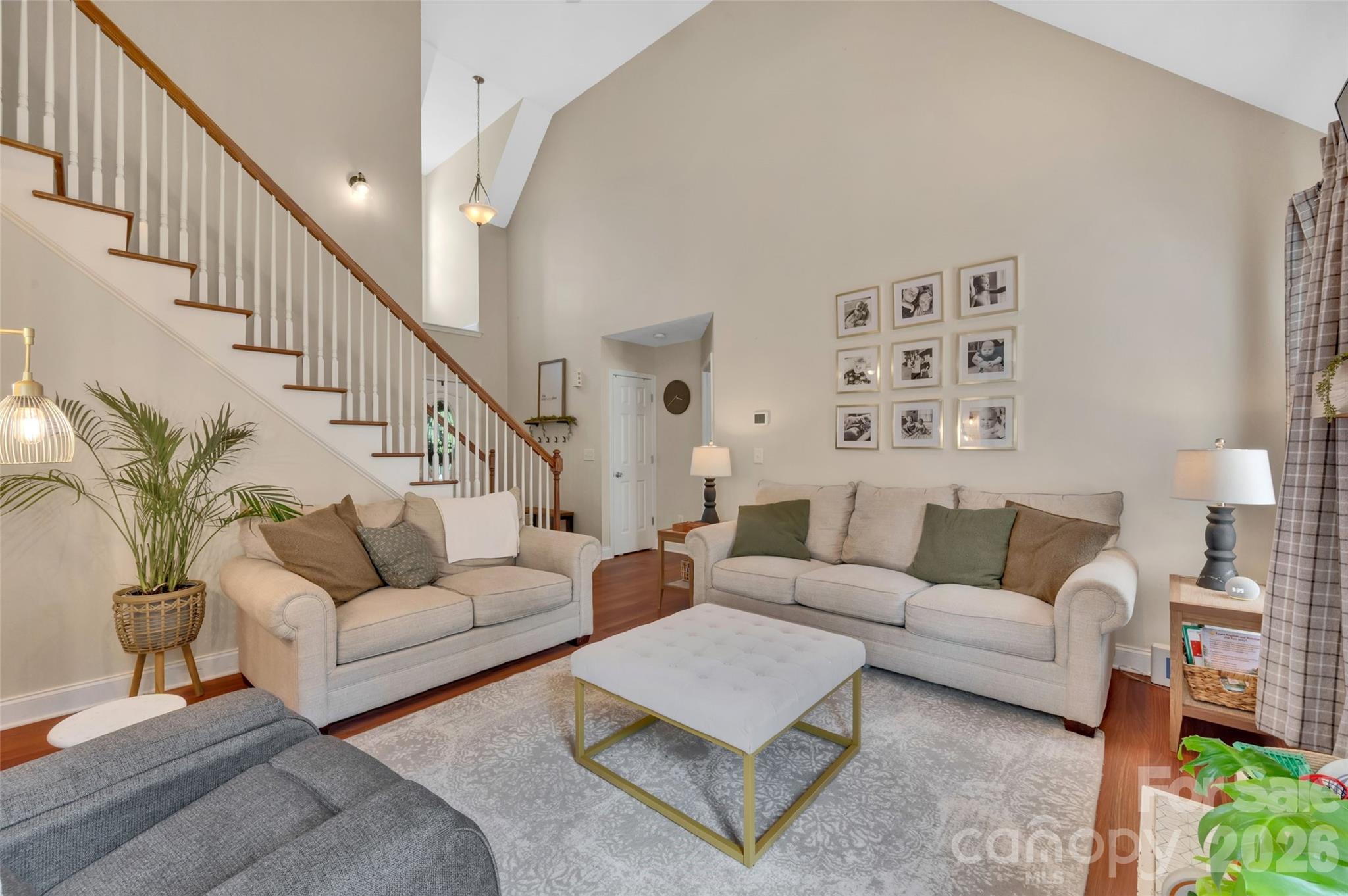 2114 Pinnacle View Drive