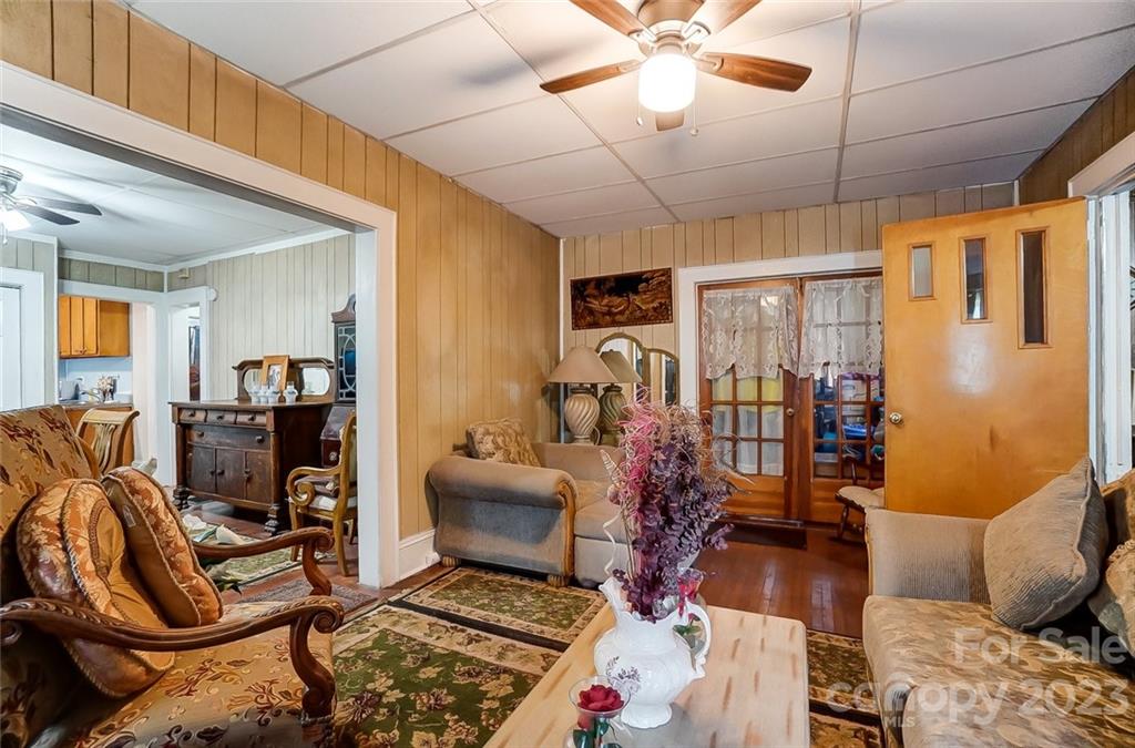 Elizabeth - Residential