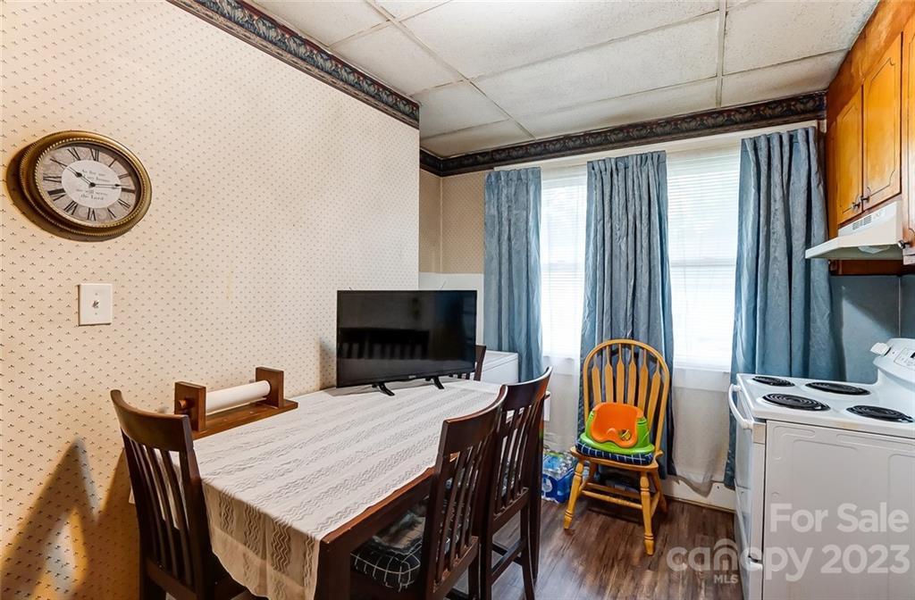 Elizabeth - Residential
