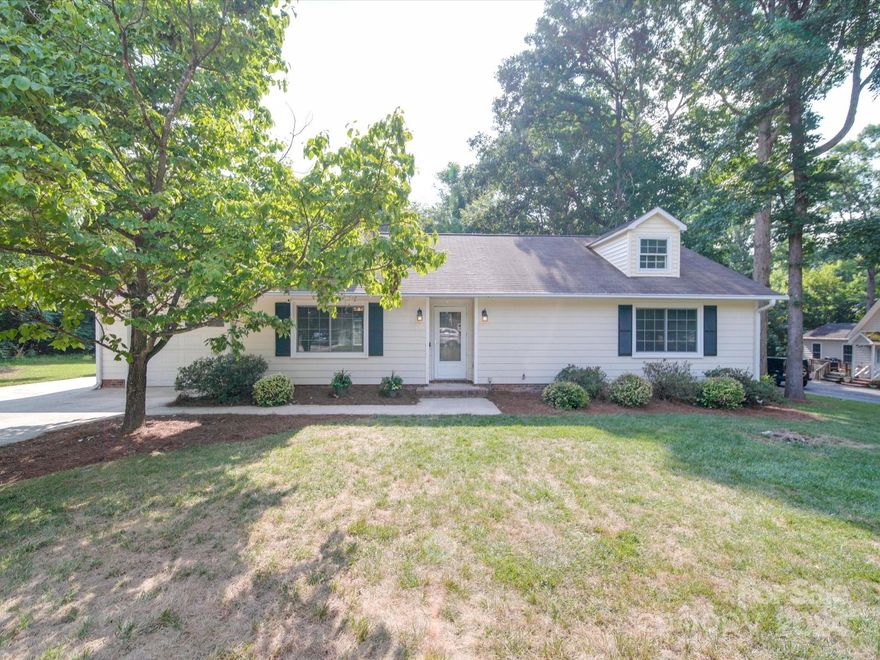 Exciting new listing alert: this may just be the opportunity you have been waiting for! Welcome to this beautiful Fort Mill home in the highly sought after Foxwood community where you will have no HOA and low SC taxes. 312 Swamp Fox features main level living with 2 bedrooms & 2 full baths and a semi-open floor plan. This home has been recently renovated with fresh paint and new flooring throughout. The kitchen shows off quartz countertops and has plenty of cabinetry with custom pullouts. You will enjoy entertaining friends and family in your backyard oasis. All while relaxing in your private tree lined backyard. Located just minutes from downtown Fort Mill, Baxter, Kingsley, and Hwy 77, this property offers the perfect blend of convenience and privacy. If you are looking for a neighborhood with no HOA, award winning schools, close to the interstates, and a beautiful private backyard, this is one you won't want to miss.