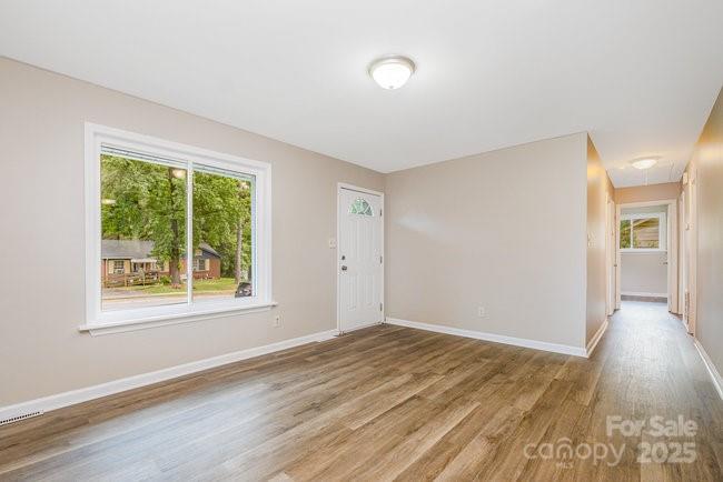 5323 Snow White Lane