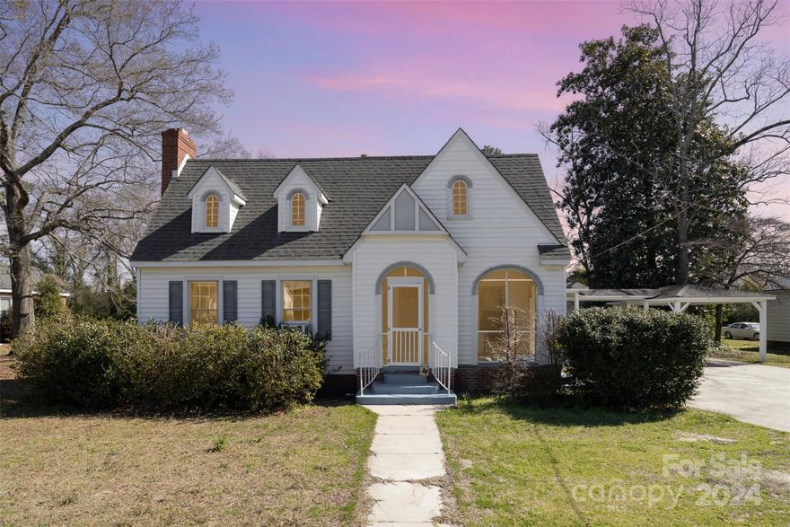 Nestled in the serene town of Kershaw, this charming home offers a perfect blend of comfort and functionality. Boasting three bedrooms and two bathrooms, along with a convenient laundry room, this residence caters to your every need. Step inside to discover the inviting living area. The kitchen, with included appliances and abundant amount of storage. Plus, included with the home are a washer and dryer, ensuring laundry day is a breeze.
Step outside onto the screened-in porch, where you can enjoy the surroundings in comfort and privacy. The expansive fenced half-acre lot provides ample space for outdoor activities and gardening. Additionally, a workshop is conveniently located on the property, offering a versatile space for hobbies or extra storage. With the added peace of mind of a generator, you can rest easy knowing you're prepared for any unexpected power outages. Embrace the charm and convenience of this delightful home.