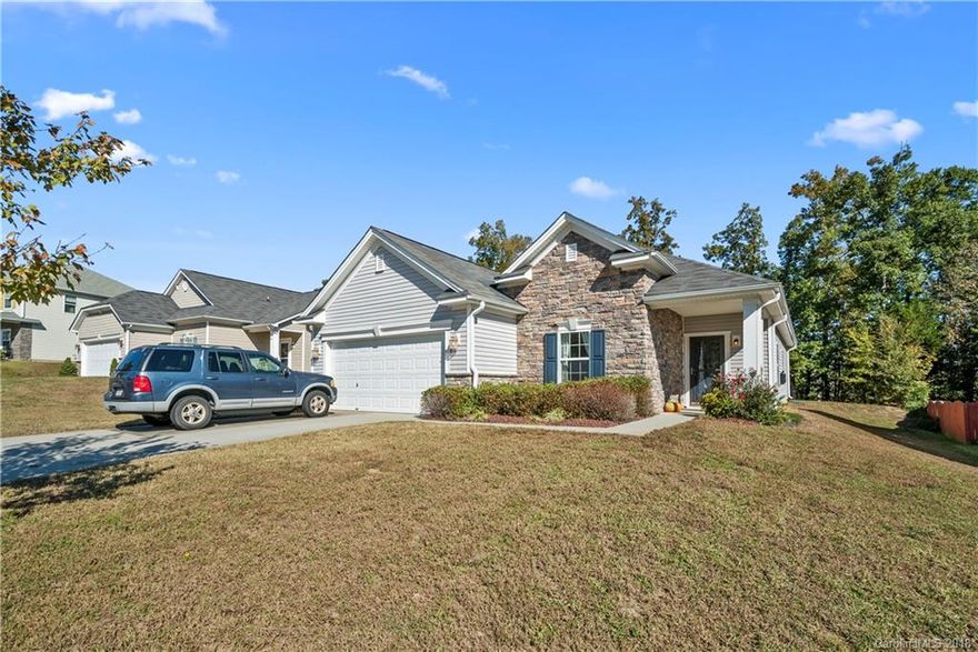 Welcome, Home to this fantastic ranch home in desirable English Trails neighborhood. Open floor plan from spanning the kitchen, dining area, and family room. Get ready for holiday cooking with lots of cabinets & counter space including island and food pantry in the kitchen. Master Suite with walk-in closet & ceiling fan. Split bedroom floor plan with spacious secondary bedrooms.