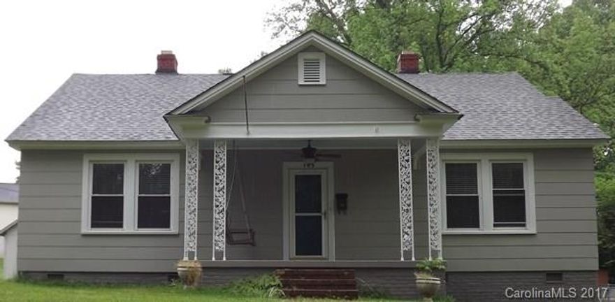 Cute 2/1 Mill house for rent in Fort Mill school district. This home offers a lot of space, hardwood flooring & a front porch swing. The lot is almost 1 acre of beautiful green grass. Located in walking distance to restaurants, area churches & neighborhood parks.