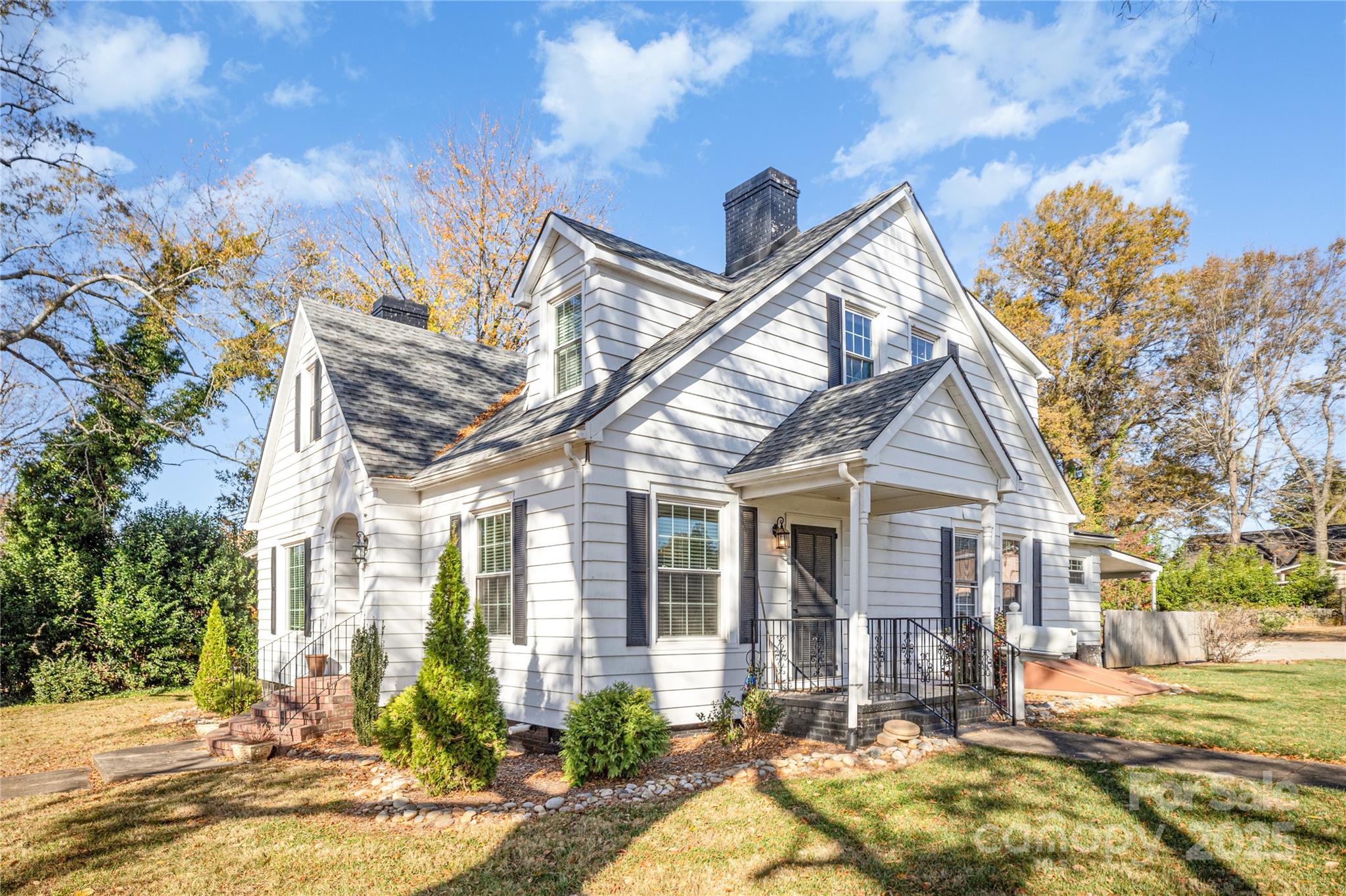 206 W Mountain Street