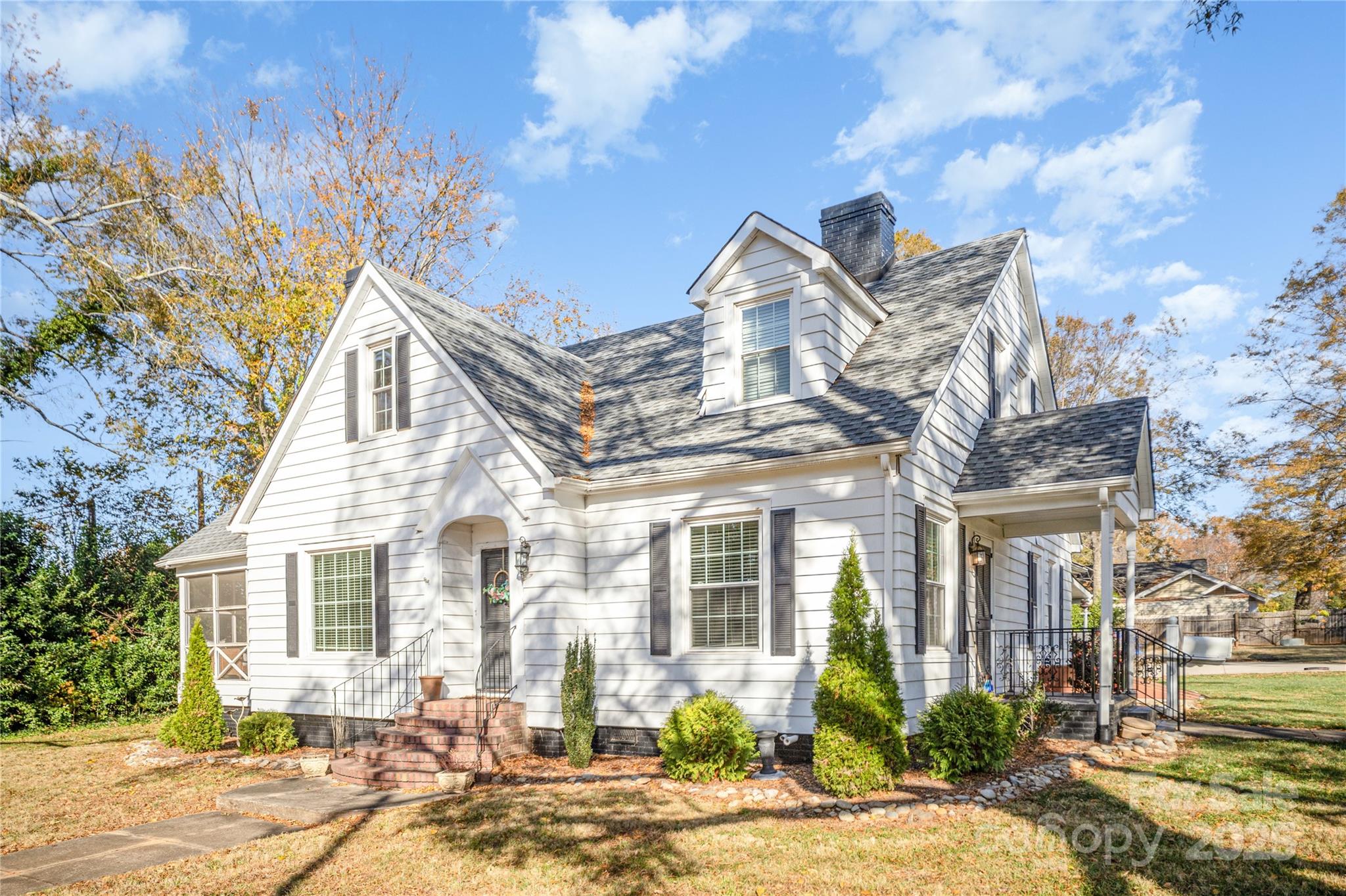 206 W Mountain Street