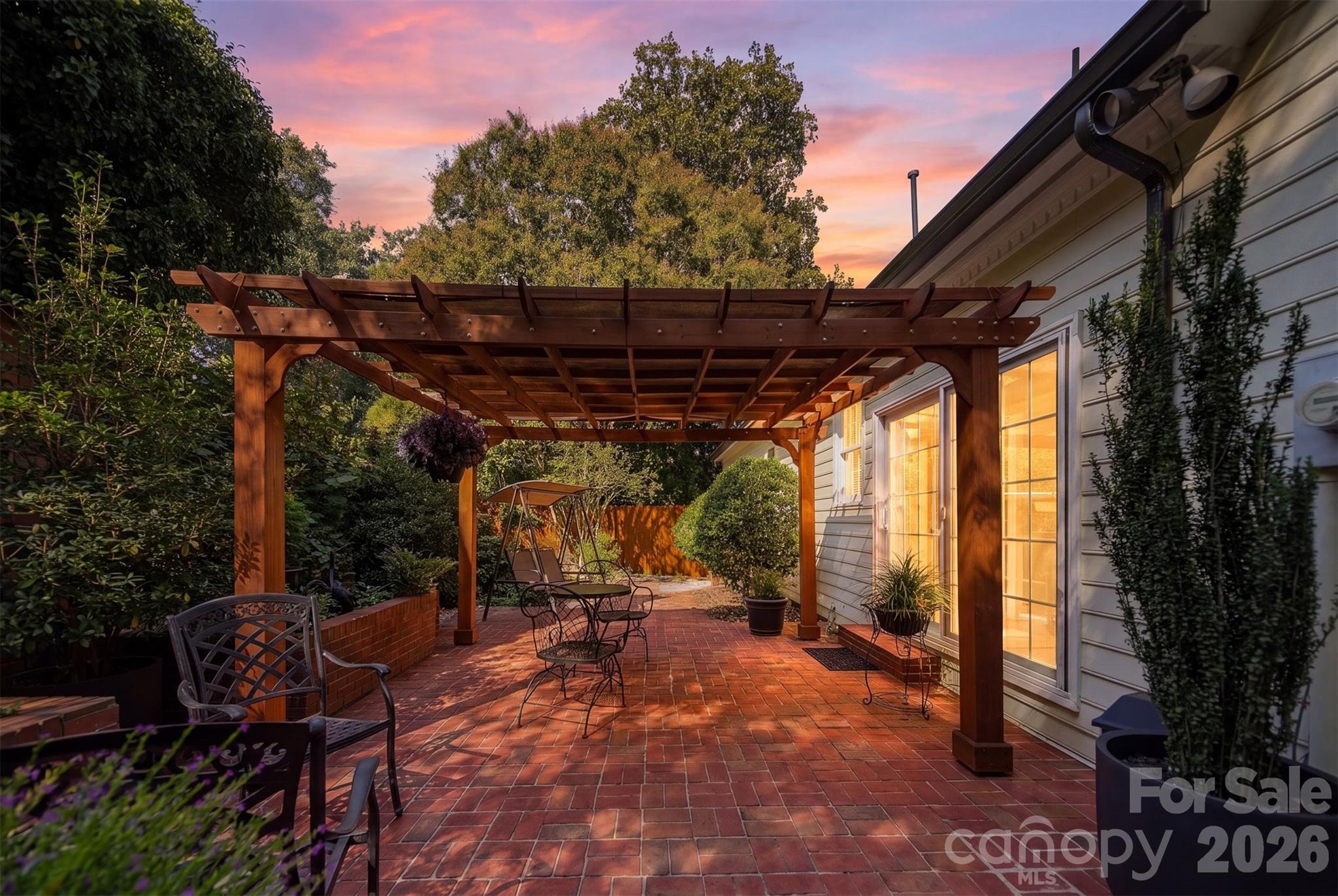 114 6th Avenue NE