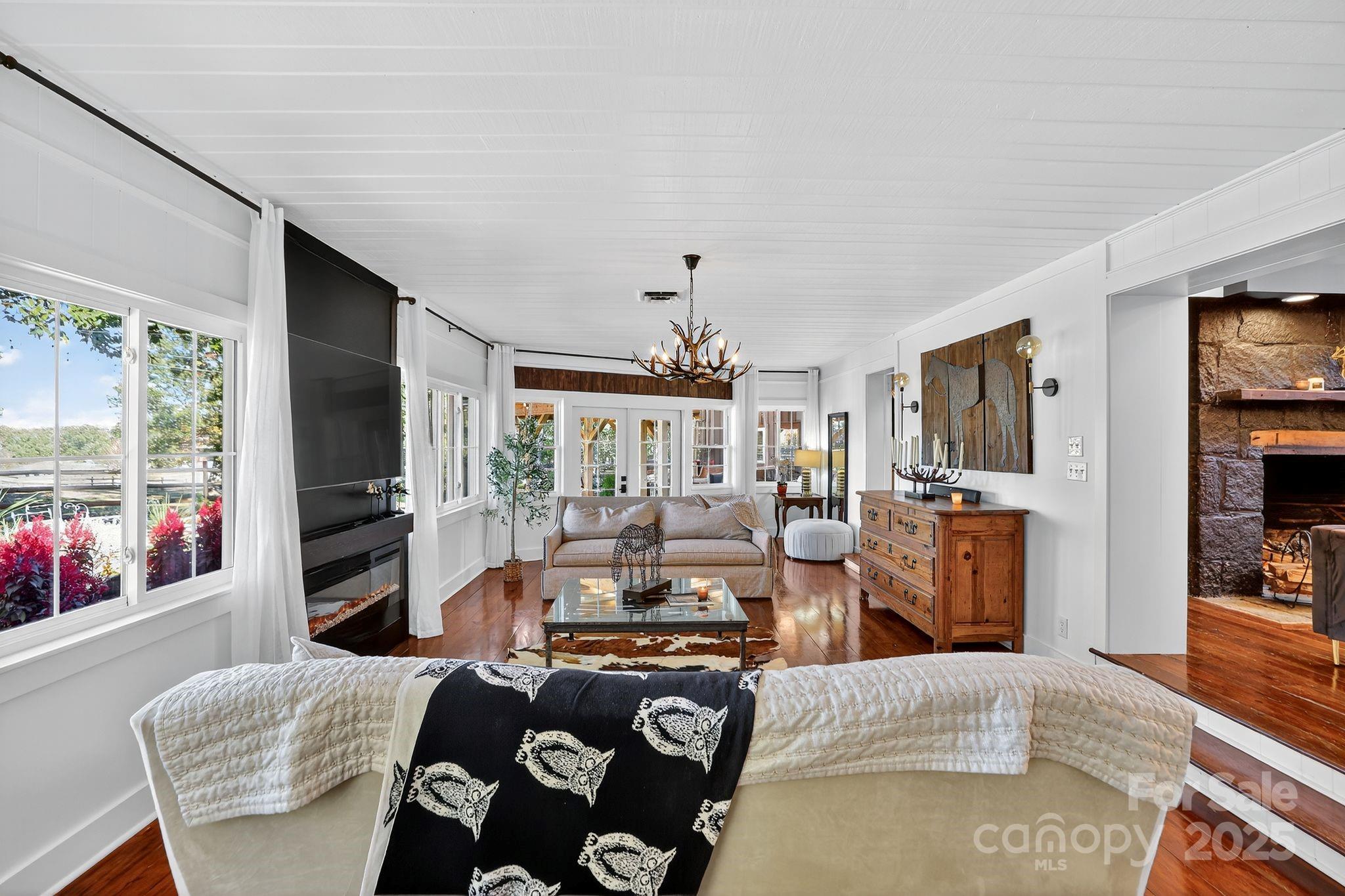 Hunting Country Trails - Residential