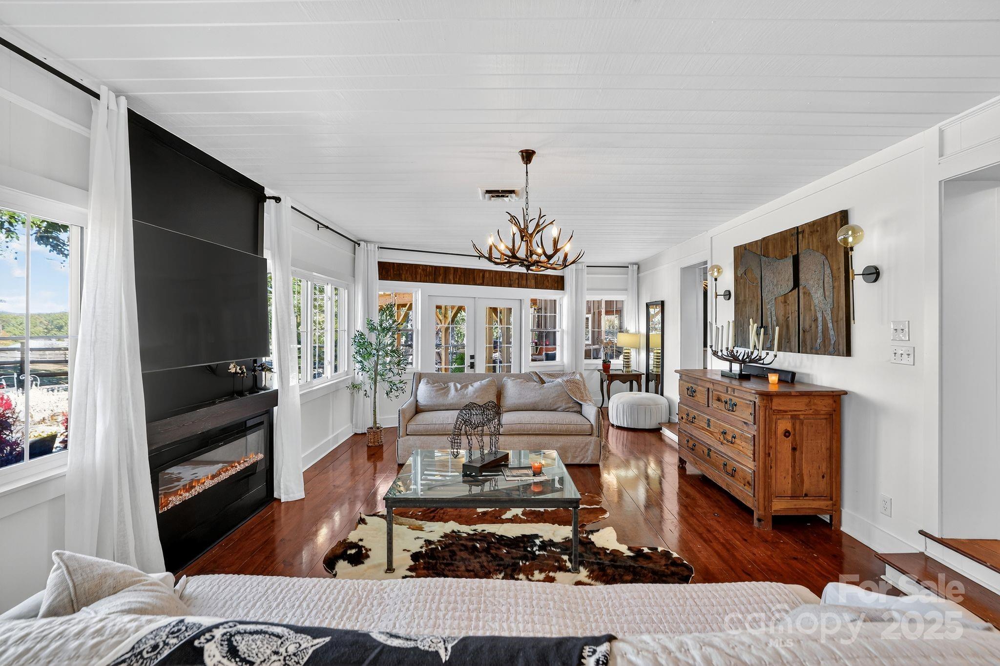 Hunting Country Trails - Residential