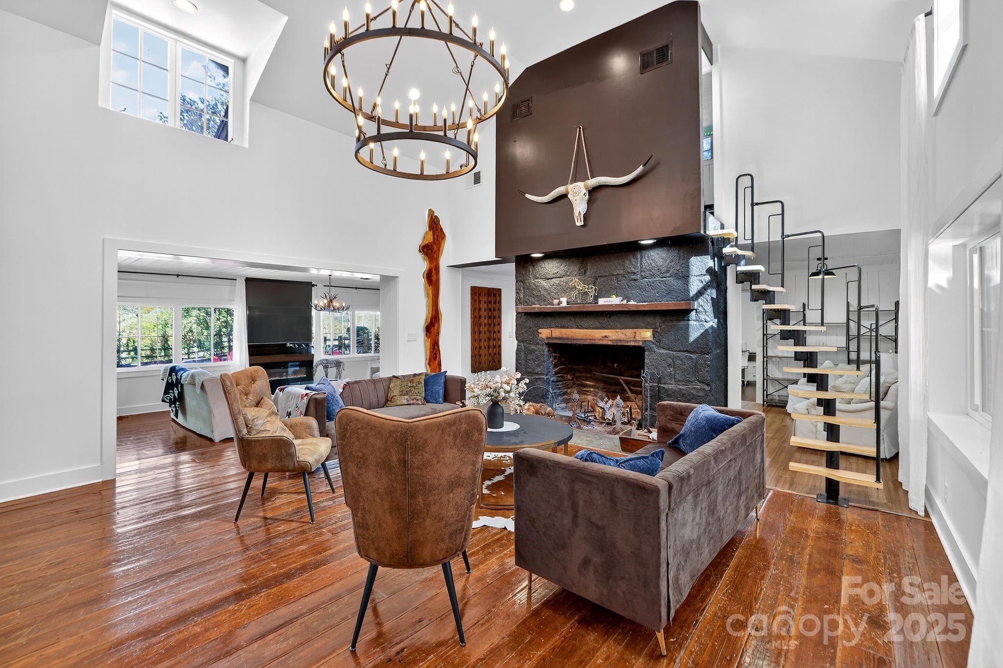 Hunting Country Trails - Residential