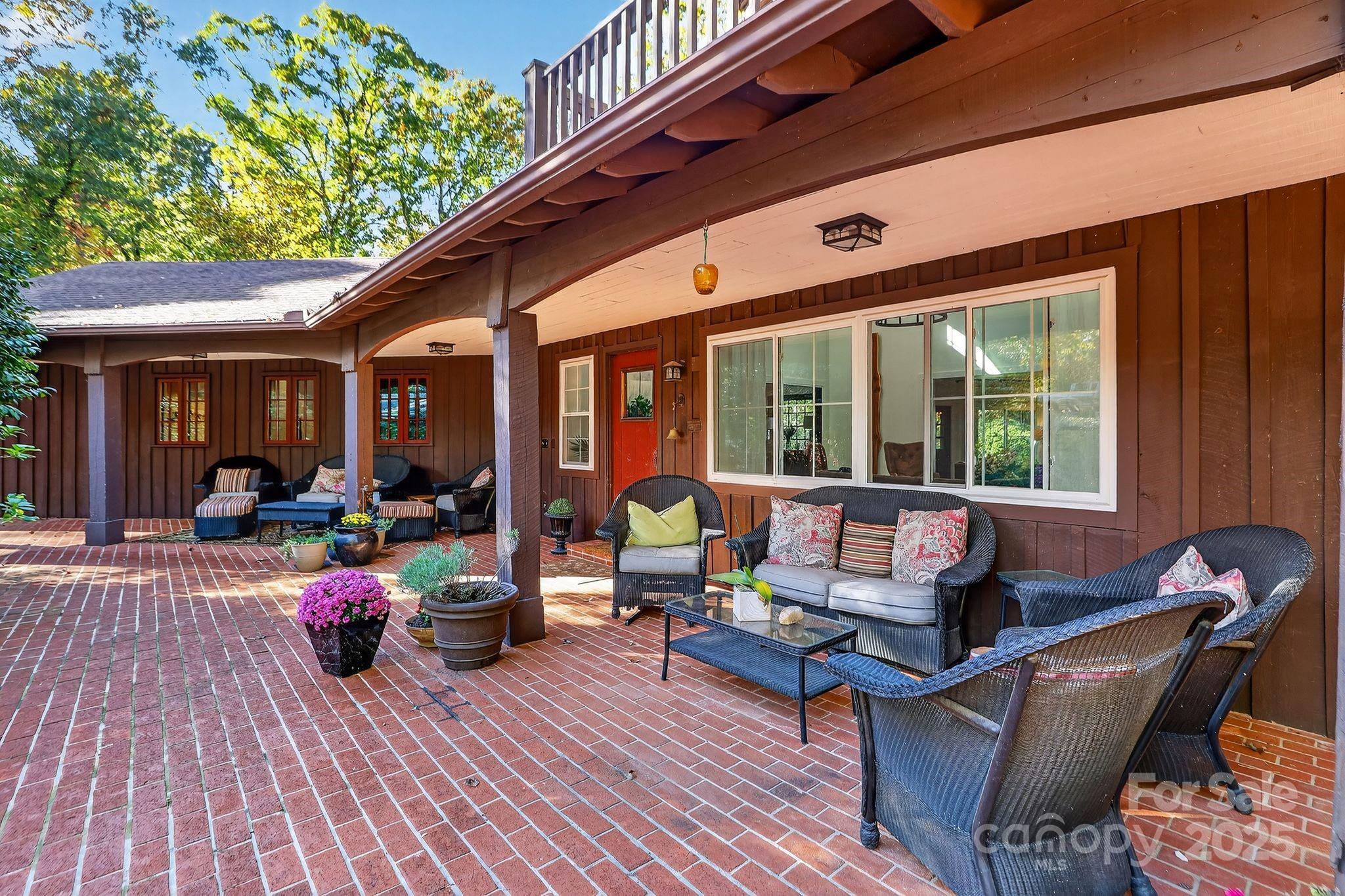 Hunting Country Trails - Residential