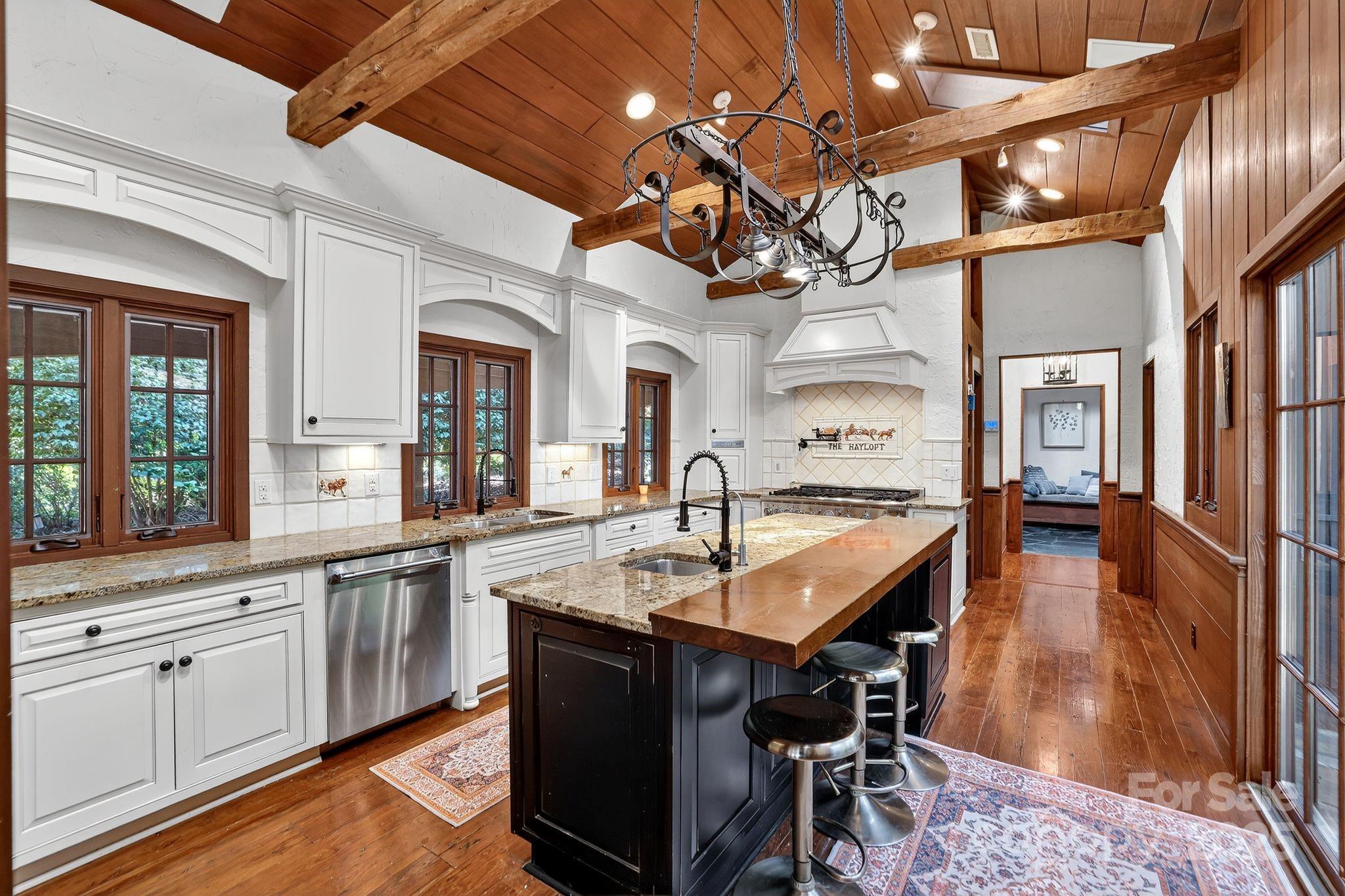 Hunting Country Trails - Residential