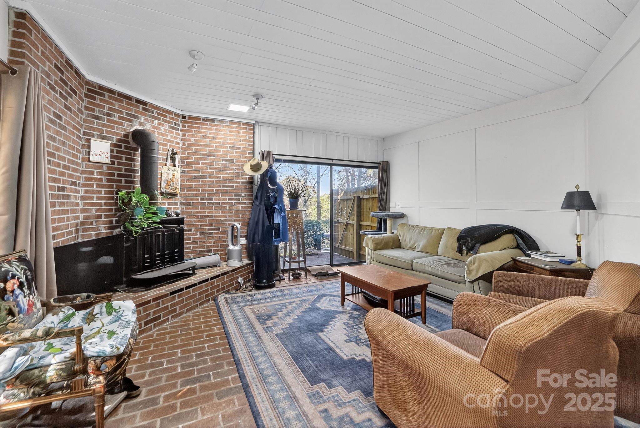 Hunting Country Trails - Residential