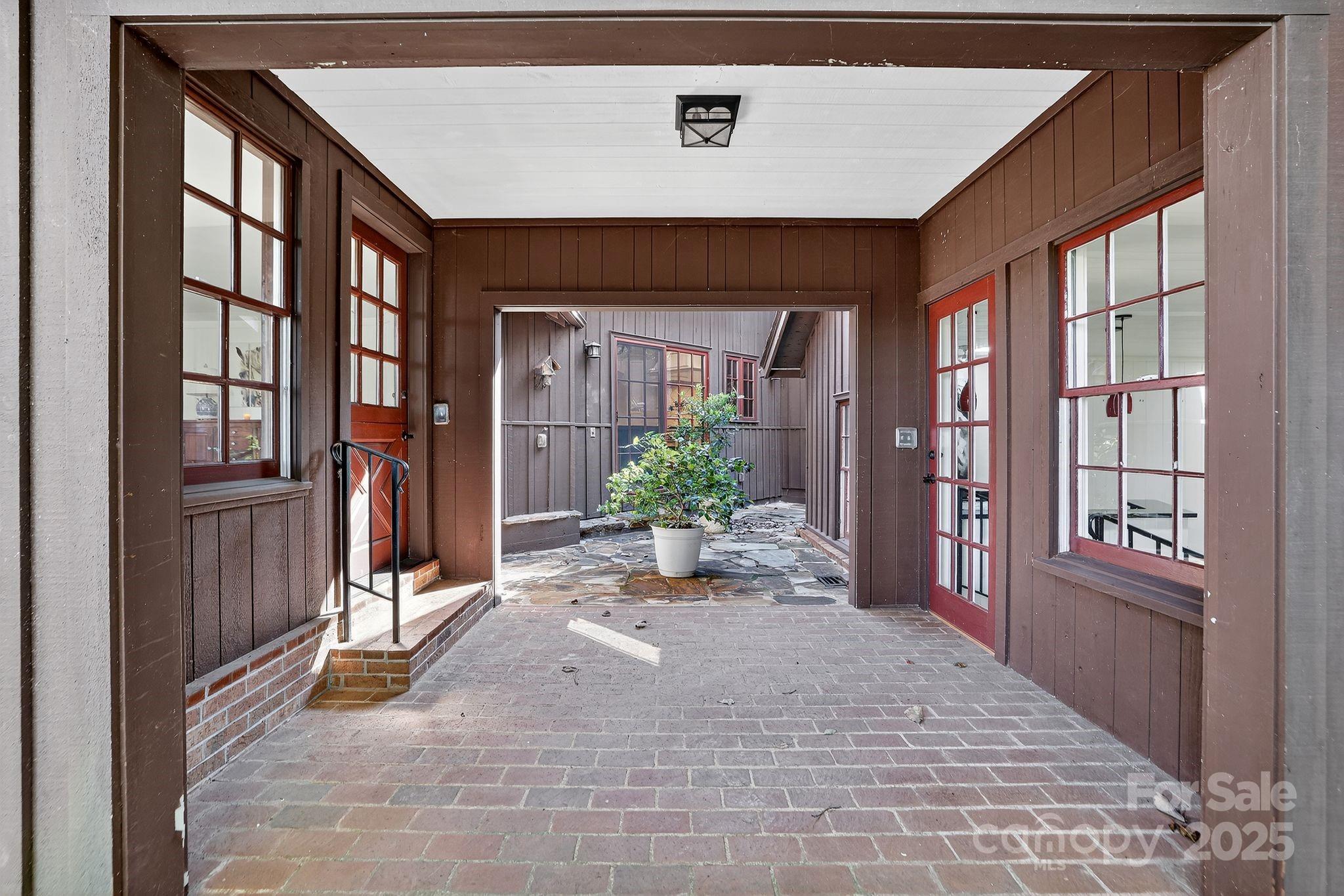 Hunting Country Trails - Residential