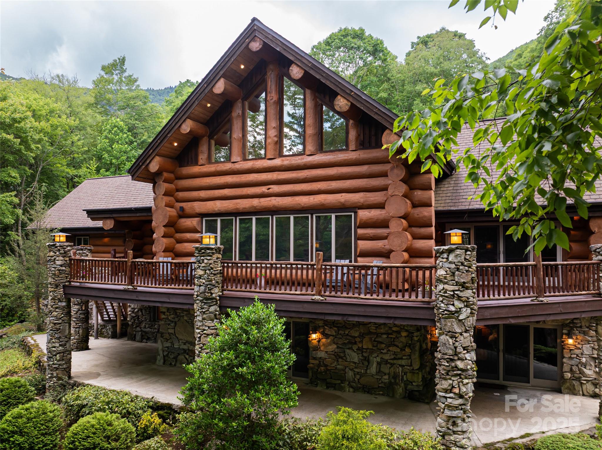 303 Flying Hawk Trail