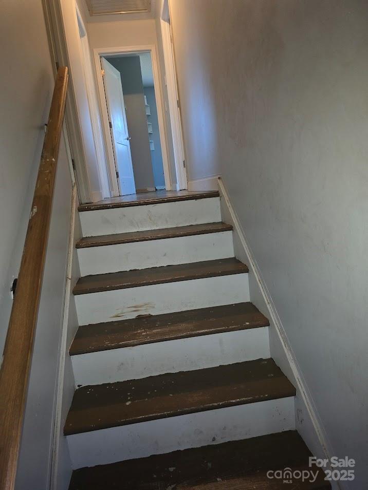 1708 Caromar Place NW