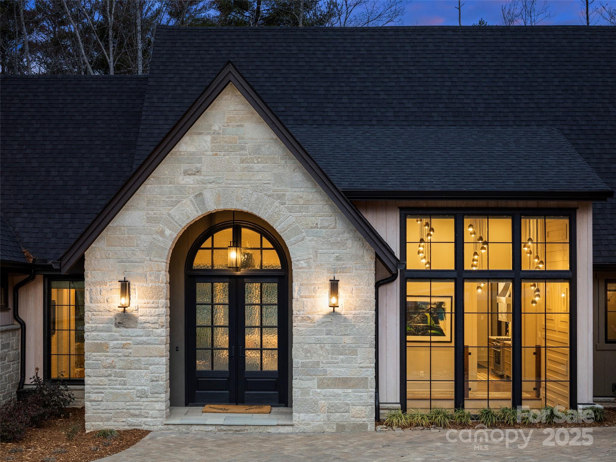 205 Kelmscott Lane