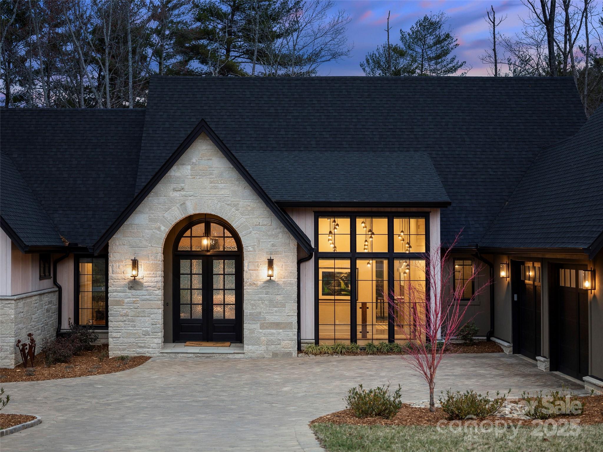 205 Kelmscott Lane
