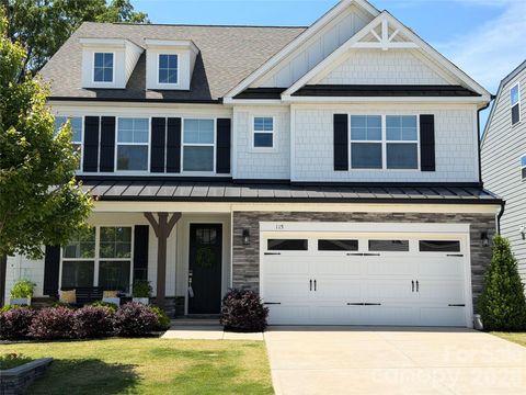 Photo of 115 Summerhill Drive, Mooresville, NC 28115 (MLS # 4382951)