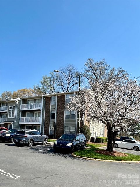 1649 Arlyn Circle K Charlotte NC 28213