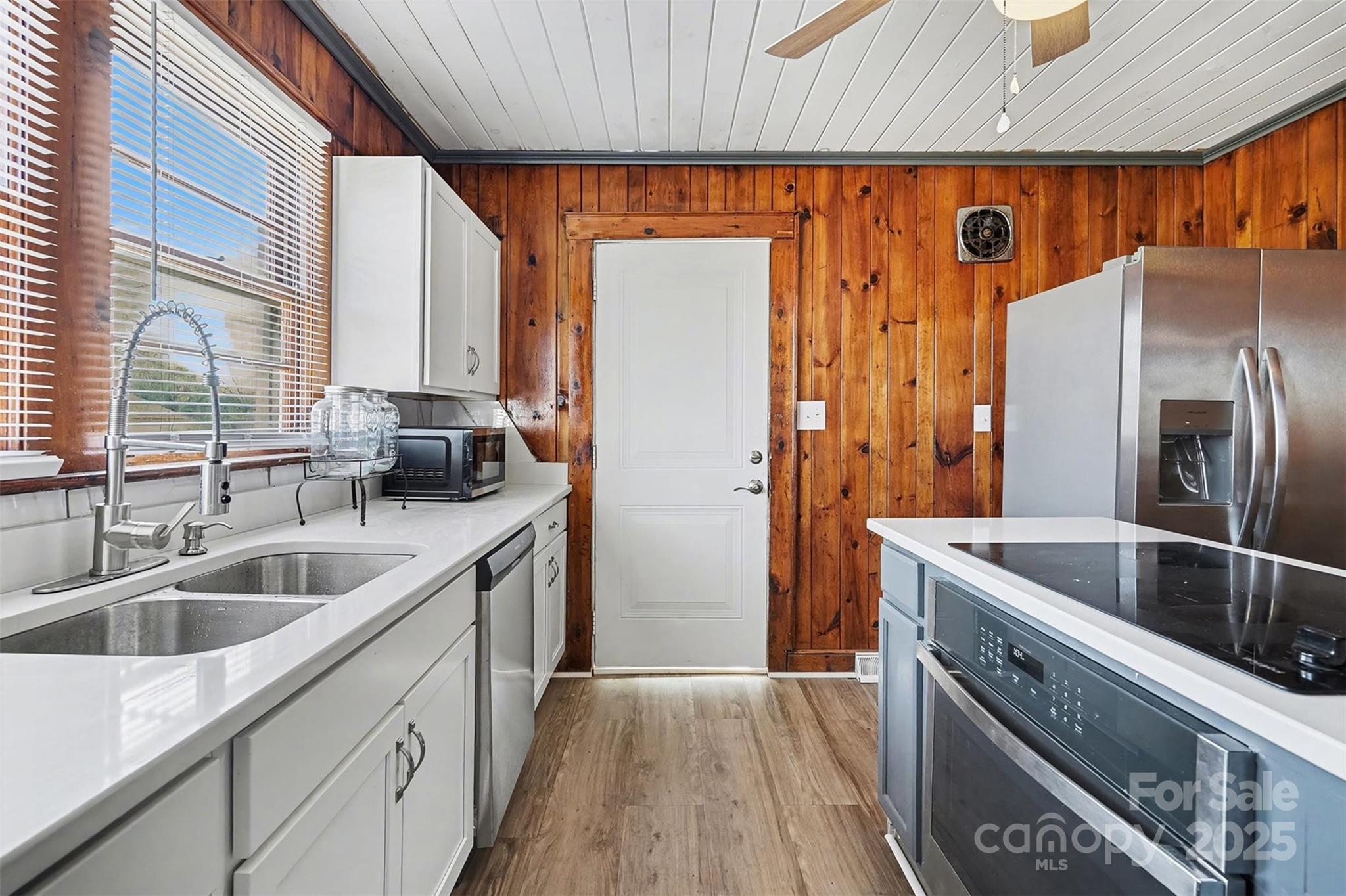 Hillview - Residential