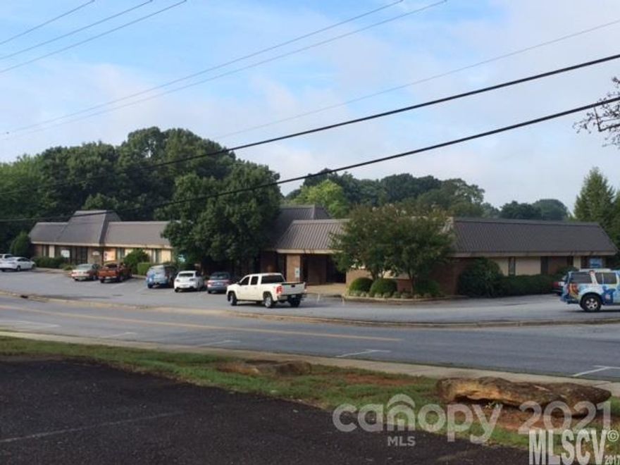 Great Viewmont location. Convenient to restaurants, shopping, and medical. Plenty of parking. Must See!