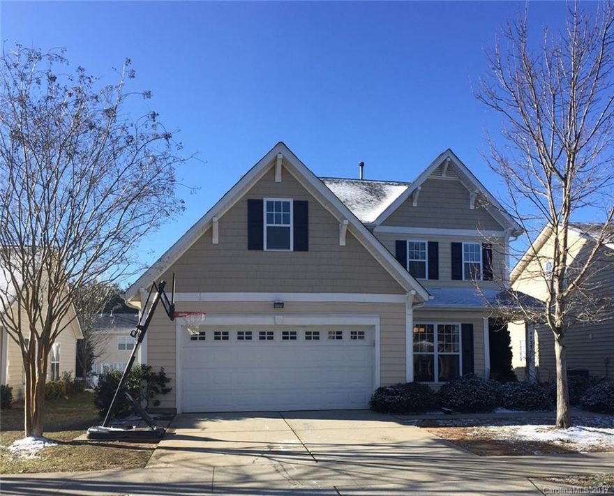 Hot, hot, hot!!! Check out this recently remodeled beauty with new hardwoods in living areas, new paint, and new cabinets, backsplash & counters in Kitchen. Features incl: 3 bedrooms with the Master Suite on Main Level, a dramatic 2-story great room w/fireplace and sliding doors to rear patio, full dining room, laundry & 1/2 bath.  2 more bedrooms & bath, and loft with built-ins upstairs.  Neighborhood includes pool, playground & walking trails.  Walking dist to elementary school & aquatic ctr.